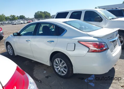 2015 Nissan Altima 2.5 S z USA, uszkodzony, nr VIN 1N4AL3AP8FN332116